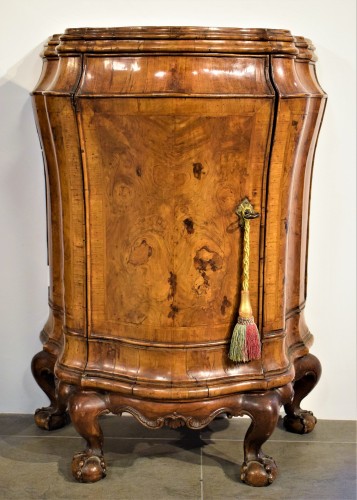 18th century - Pair of Venetian bedside tables, mid 18th century